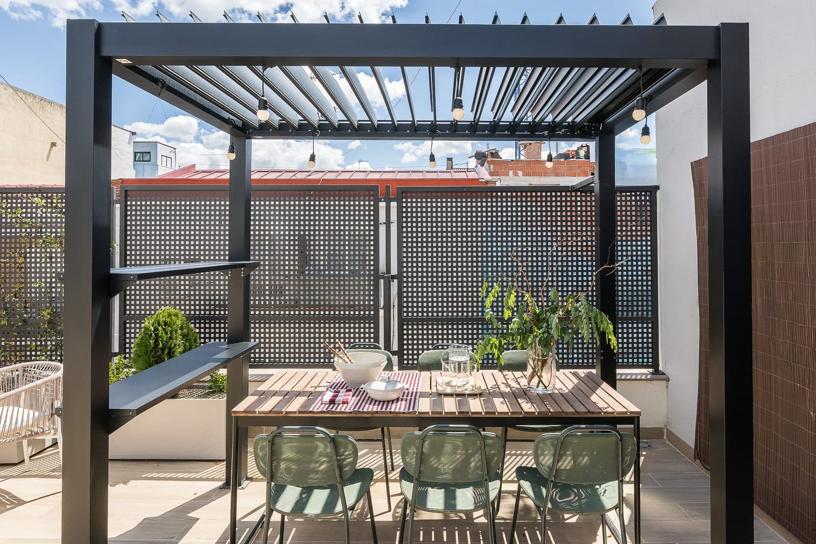 Terraza con pérgola
